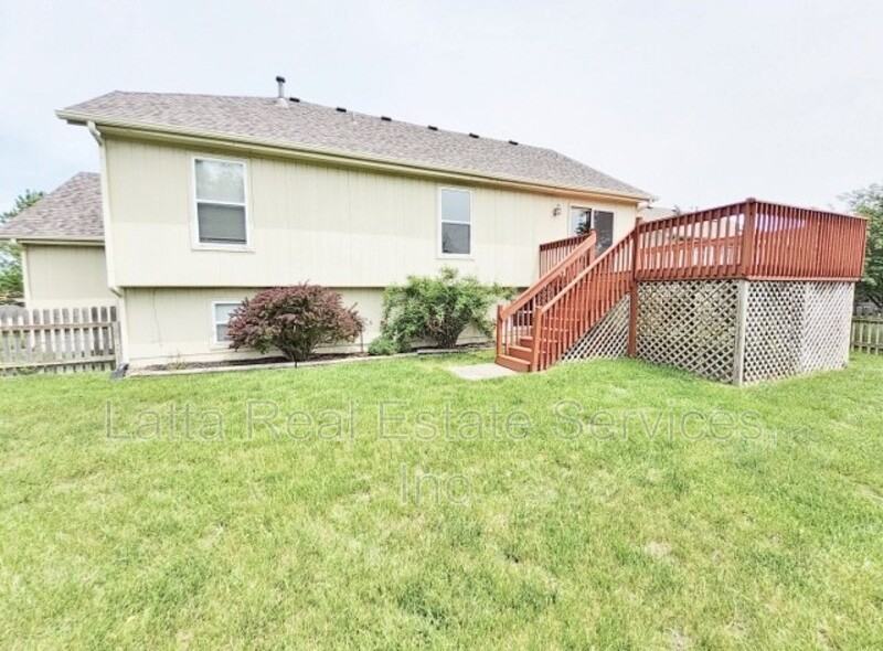 1208 Se Meridian Dr - Photo 2 of 19