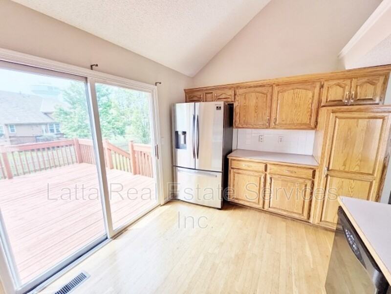 1208 Se Meridian Dr - Photo 7 of 19