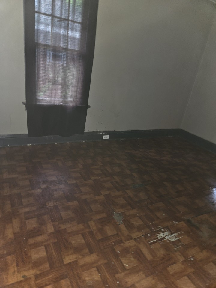 4335 Darby St #1 - Photo 3 of 10