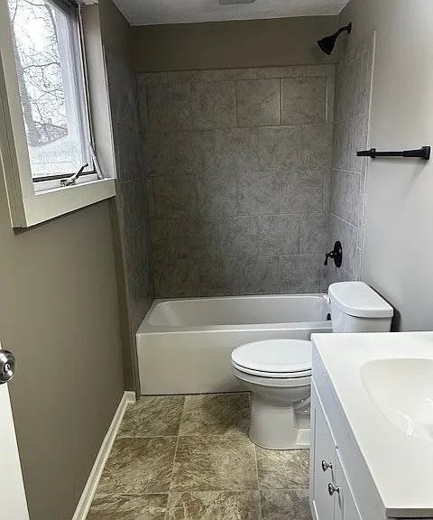 240 Arch St #1 - Photo 4 of 6