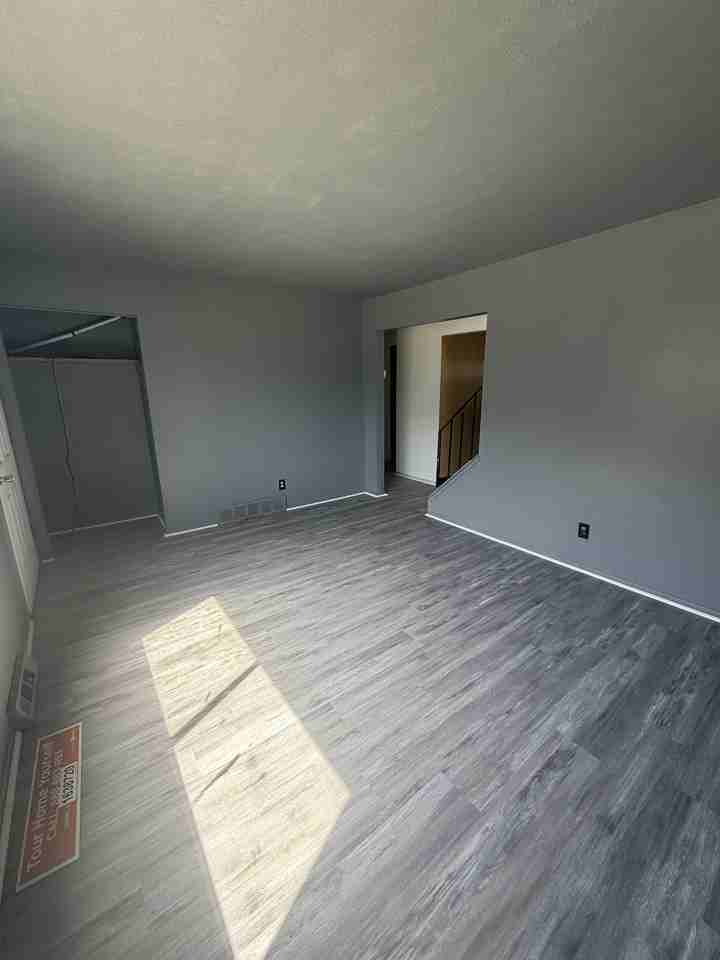 3337 E 130th St #1 - Photo 6 of 20