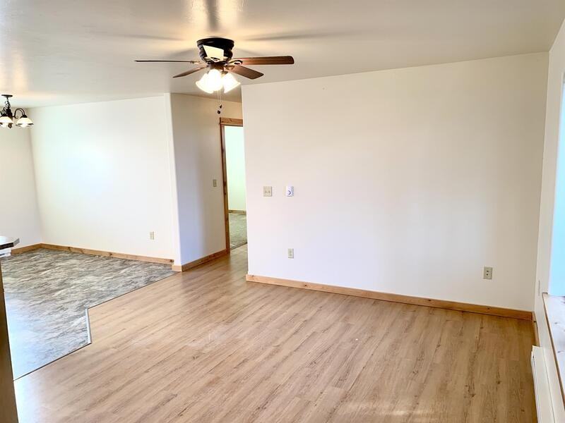 195 Silsbee Ave - Photo 4 of 14