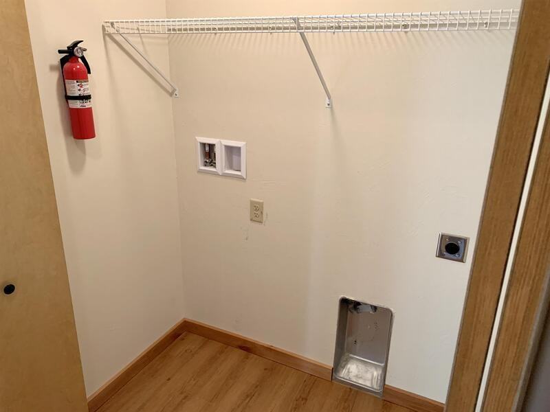 195 Silsbee Ave - Photo 6 of 14