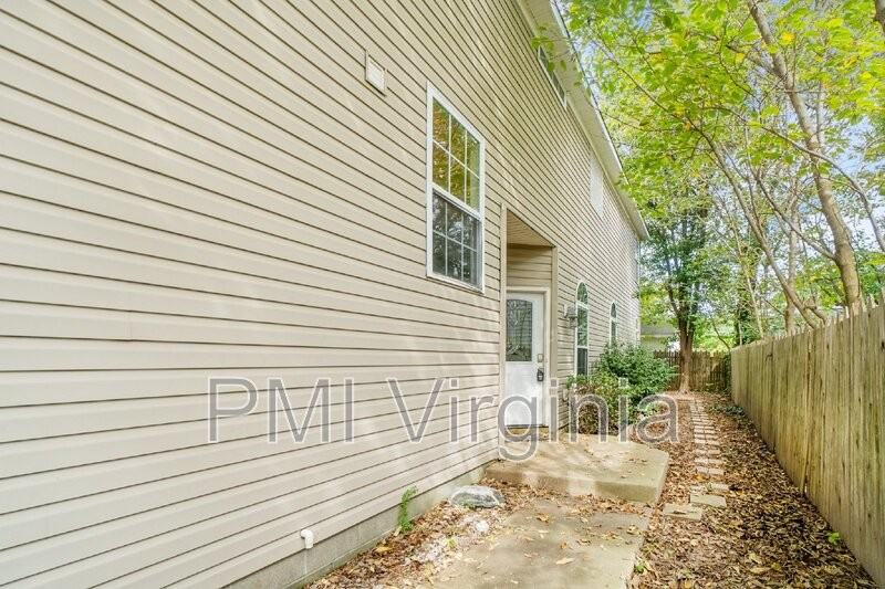 4620 Lee Ave - Photo 4 of 46