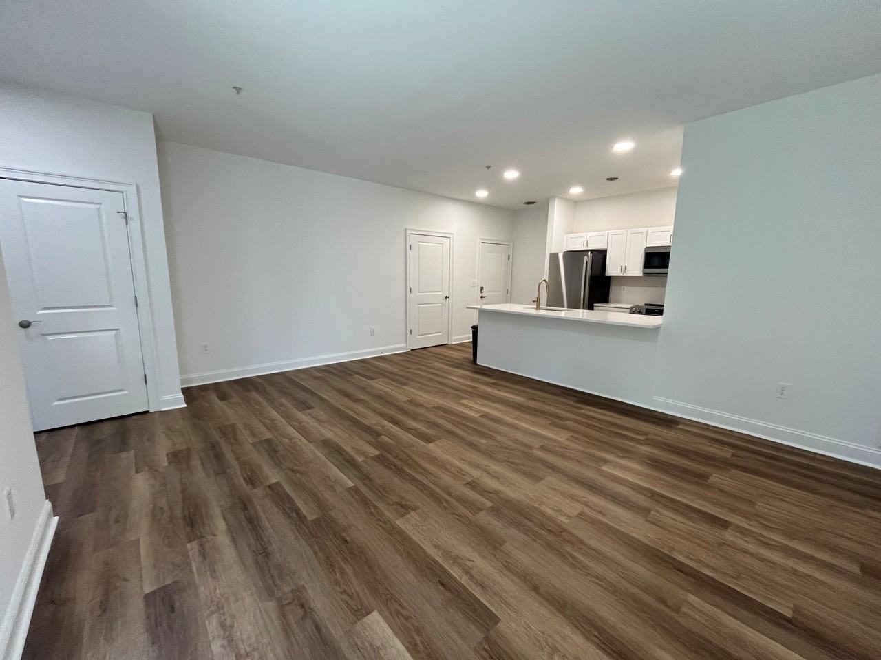 The Springs Luxury Apartments - Photo 6 of 11
