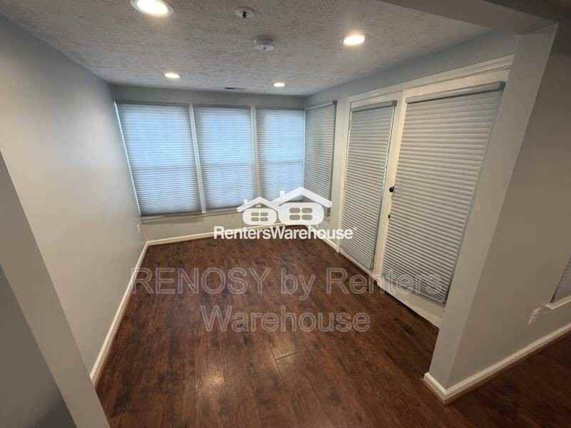 907 Woodbridge Ct #A - Photo 3 of 10