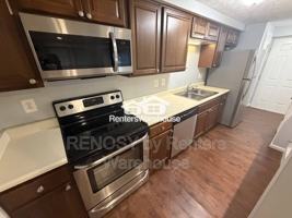 featured image of 907 Woodbridge Ct #A