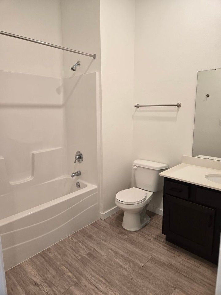 Spirit Of St Louis Apartments - Photo 3 of 14