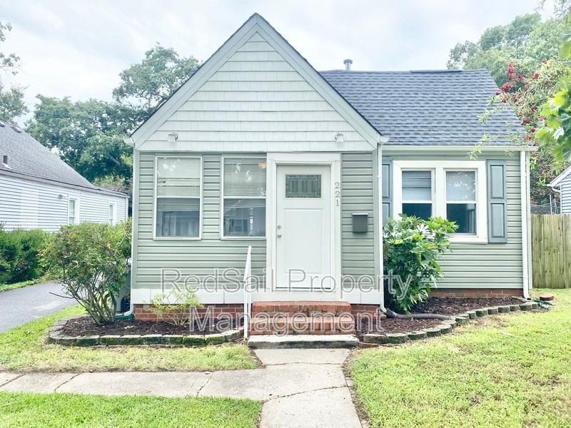 221 Cherry Ave - Photo 2 of 19