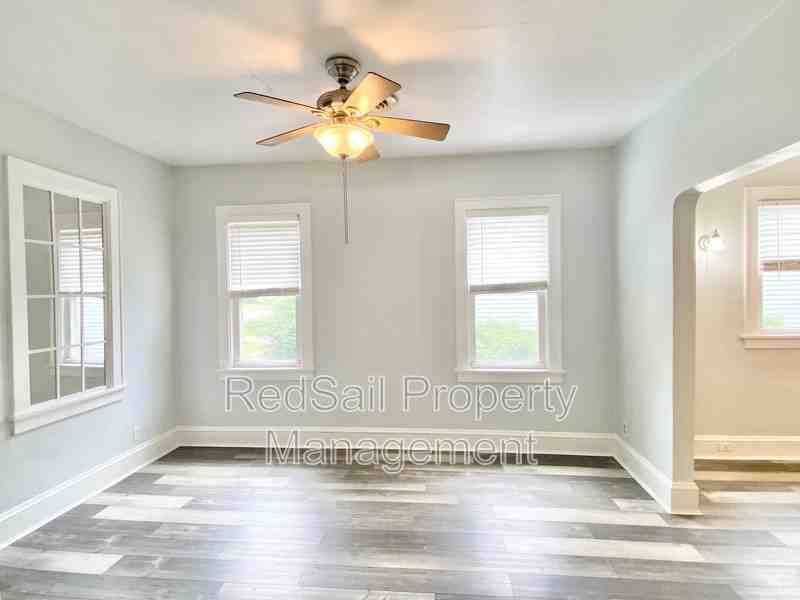 221 Cherry Ave - Photo 5 of 19