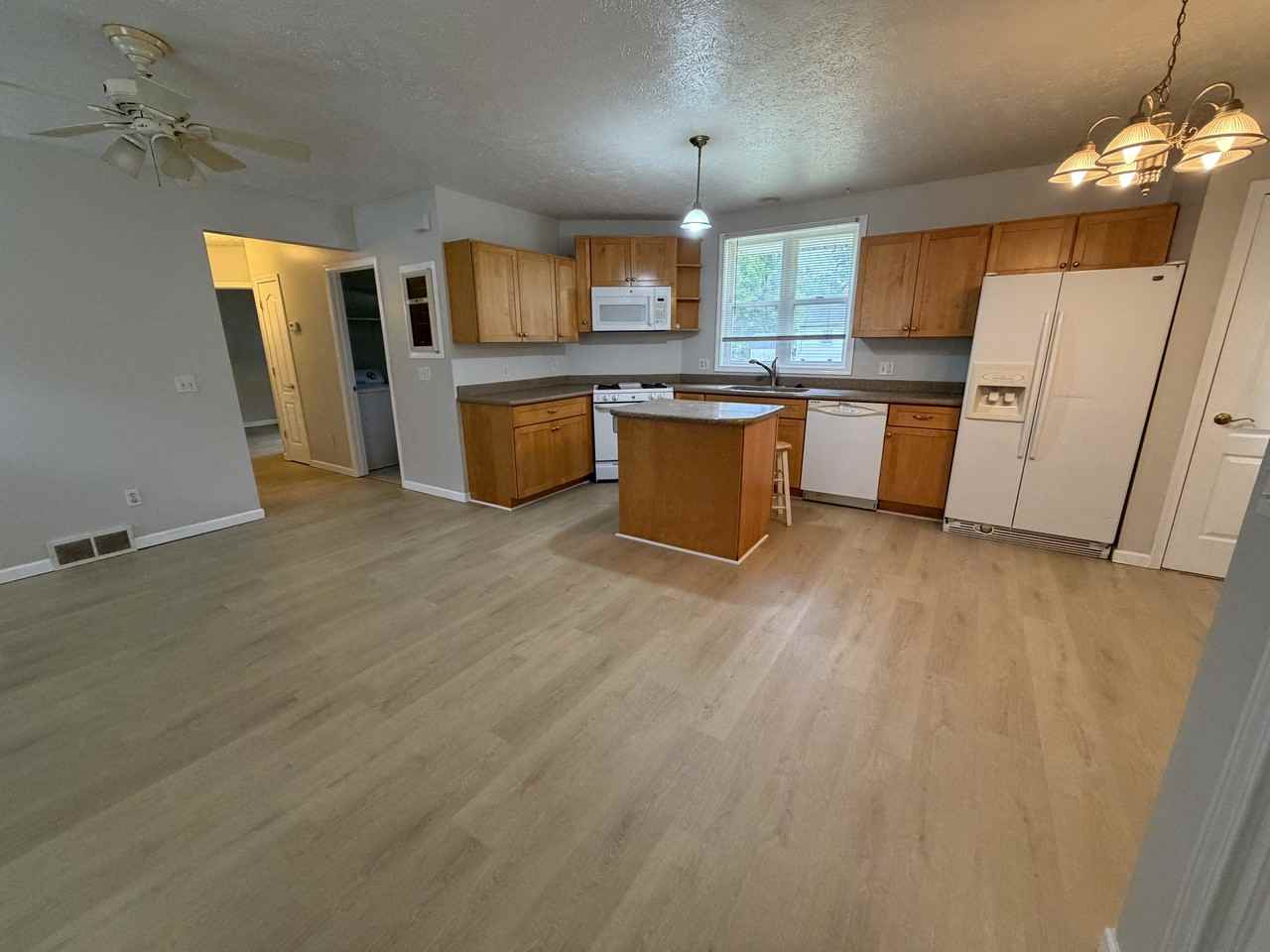 165 E 316th St #1 - Photo 2 of 20