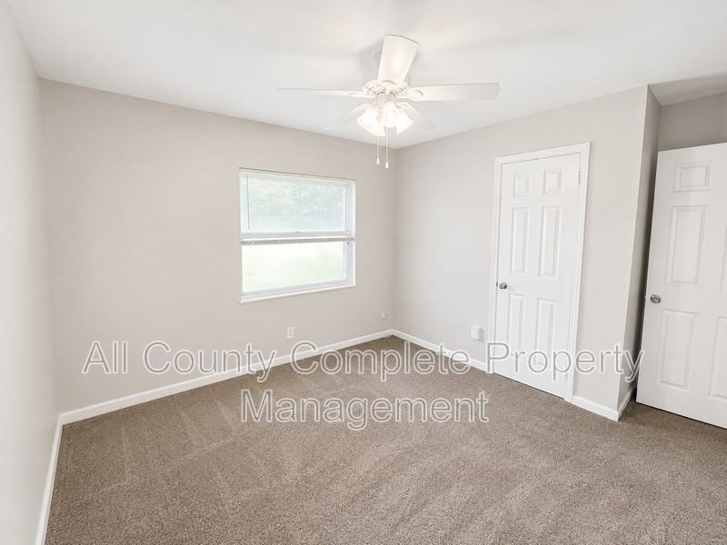 10415 Briarcliff Rd E - Photo 7 of 8