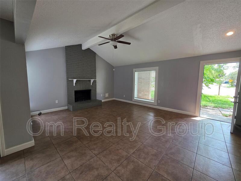 1115 Rock Canyon Dr - Photo 5 of 16