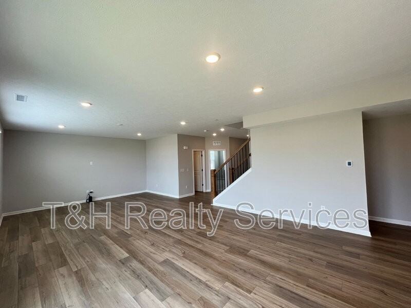 16255 Showdown Rd - Photo 6 of 32