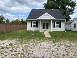featured image of 3008 N Pauline Ave