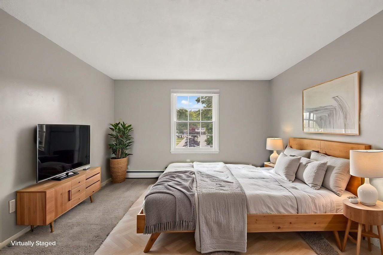 East Towne Apartments - Photo 7 of 13
