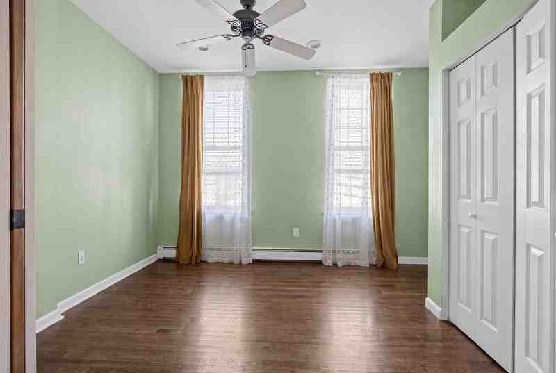 136 New York Ave #202 - Photo 6 of 9