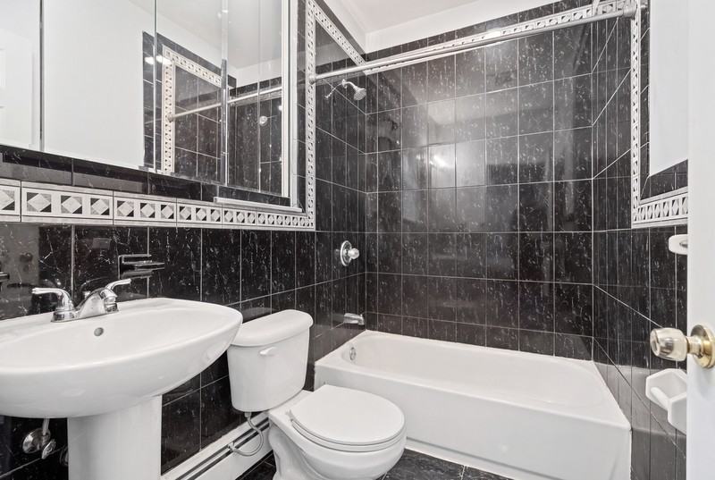 136 New York Ave #202 - Photo 7 of 9