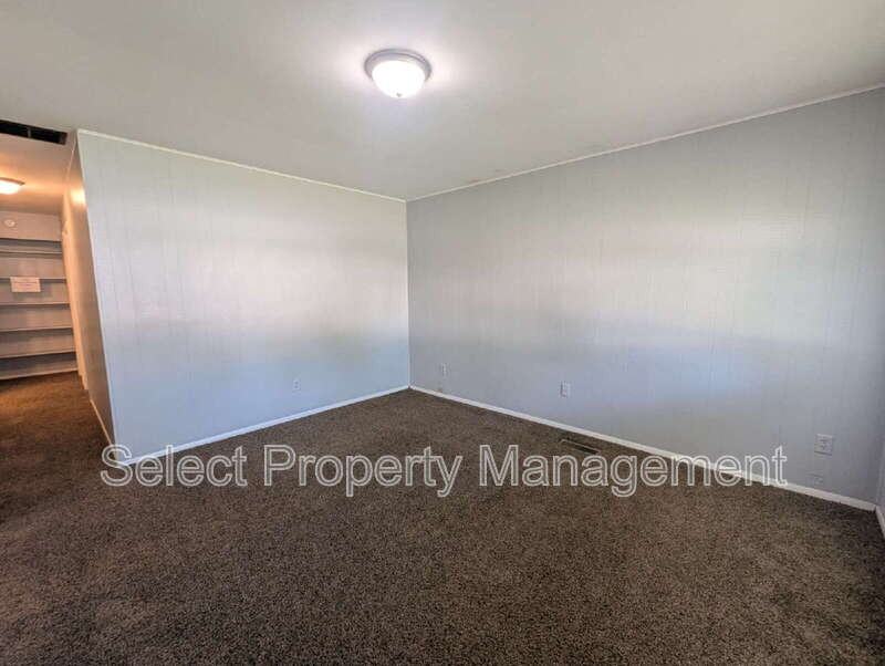 5425 Webster St - Photo 3 of 17