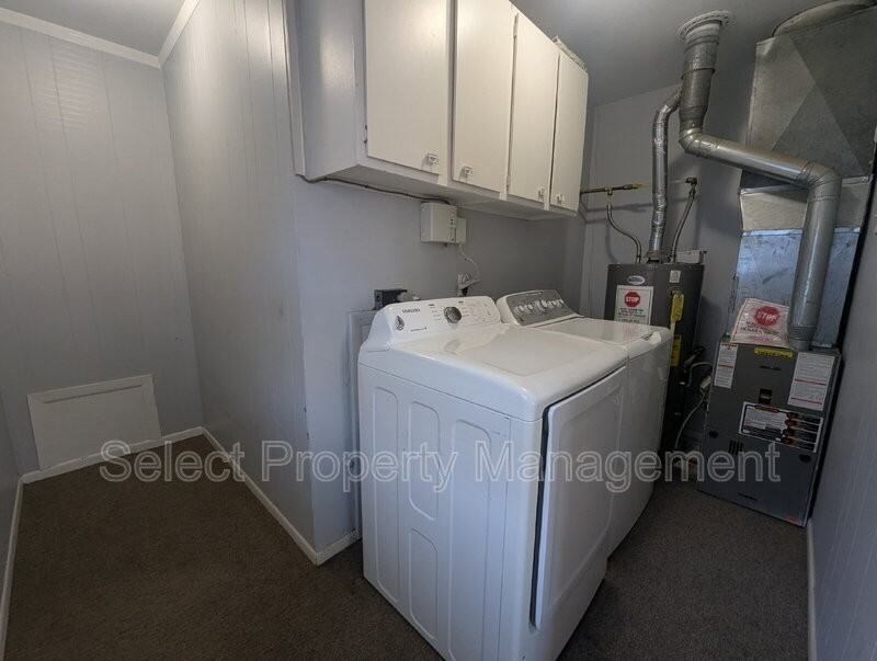 5425 Webster St - Photo 7 of 17