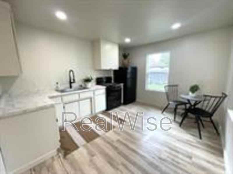 509 Nw C St #5 - Photo 4 of 23