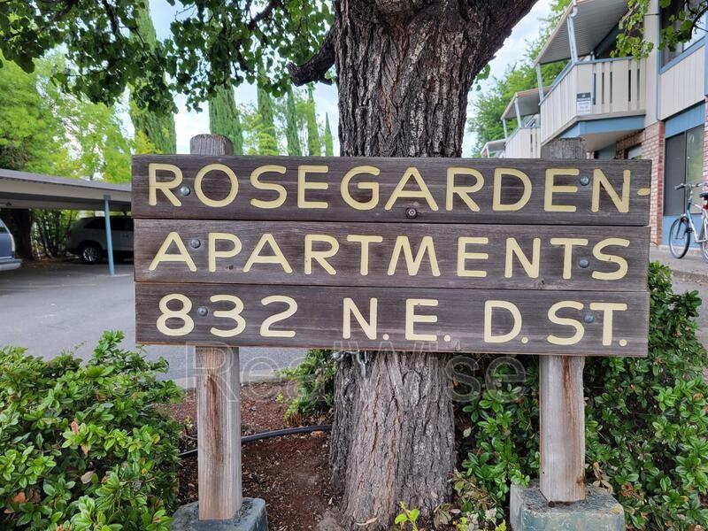 832 Ne D St #30