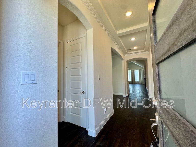 2016 Remington Dr - Photo 2 of 39
