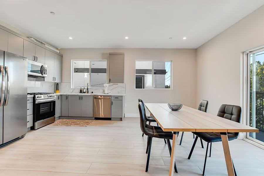 2121 South West View Street - Photo 4 of 11