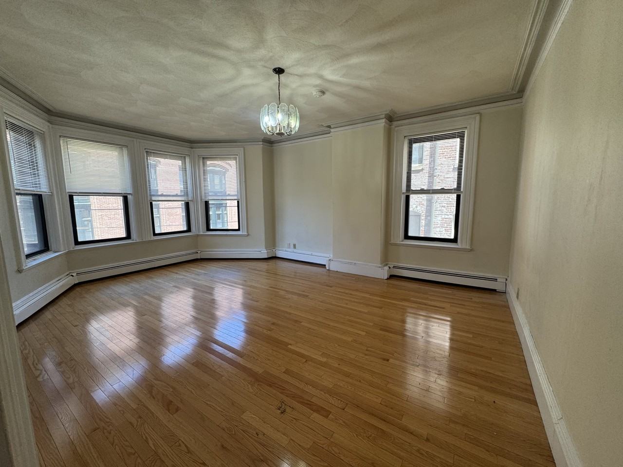 10 Davis Ave