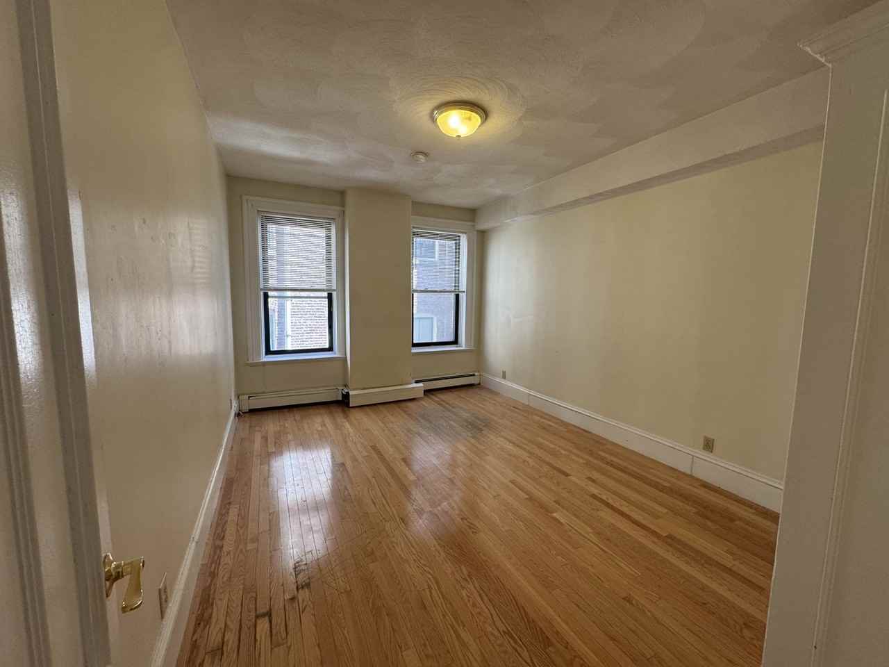 10 Davis Ave - Photo 5 of 13