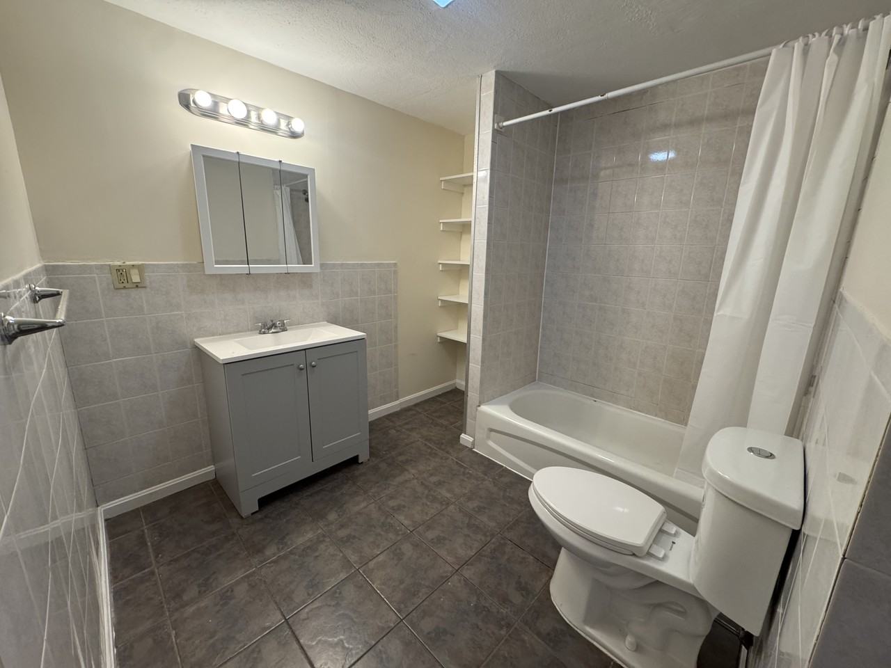 10 Davis Ave - Photo 6 of 13