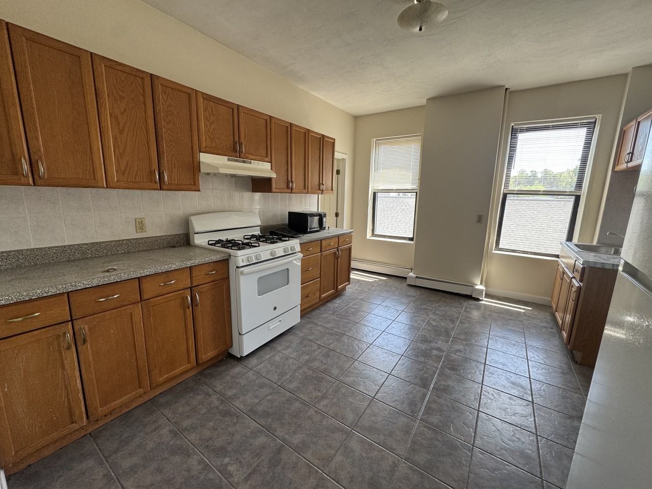 10 Davis Ave - Photo 7 of 13