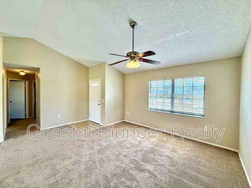 1301 Greenlea Dr - Photo 3 of 20