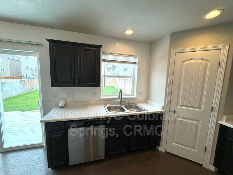 10782 Yuba Dr - Photo 5 of 26