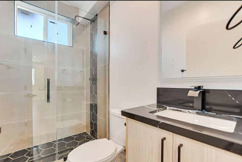 2121 South West View Street - Photo 5 of 11