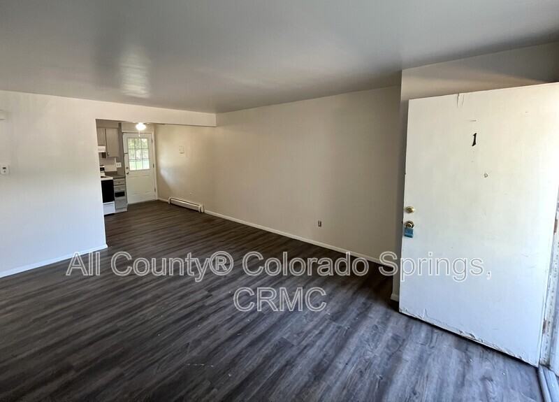 329 Bonnie Ct #1 - Photo 2 of 15