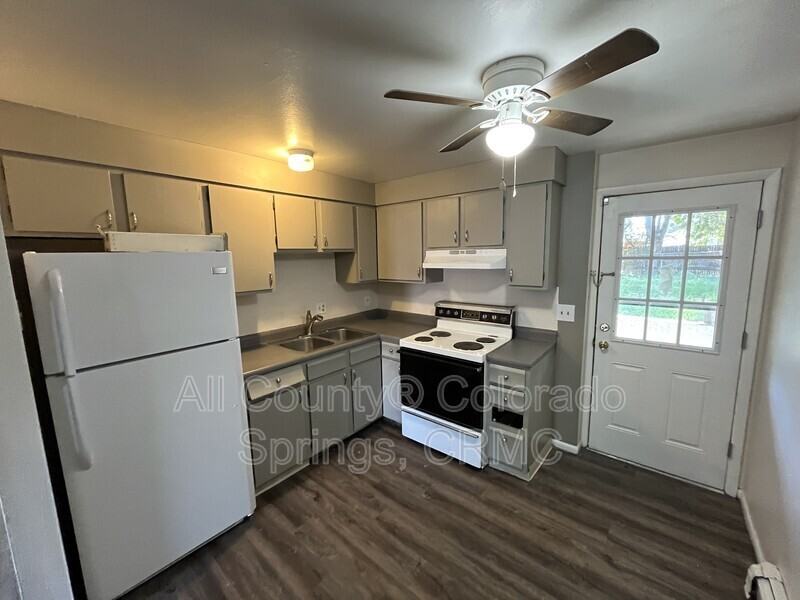 329 Bonnie Ct #1 - Photo 4 of 15