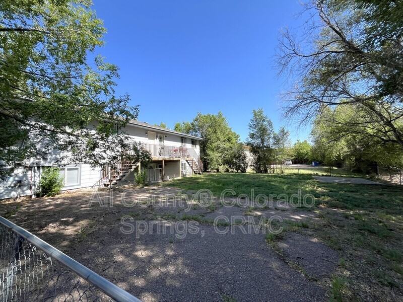 329 Bonnie Ct #1 - Photo 5 of 15