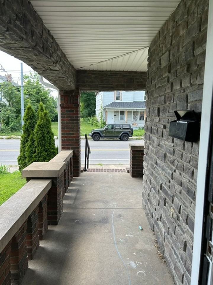 925 XENIA - Photo 3 of 50