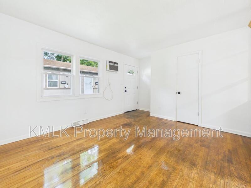 1624 Merrill Ave - Photo 4 of 23