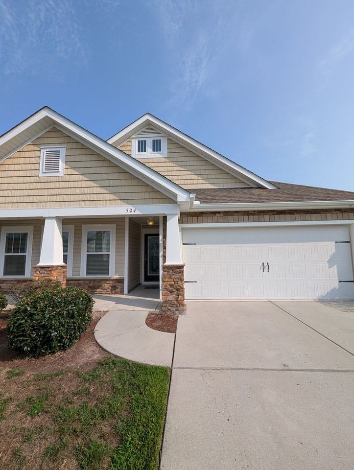 504 Cedar Lakes Dr - Photo 2 of 31