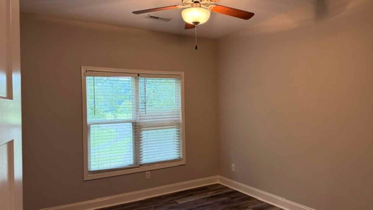704 Chilhowee Cir - Photo 2 of 10