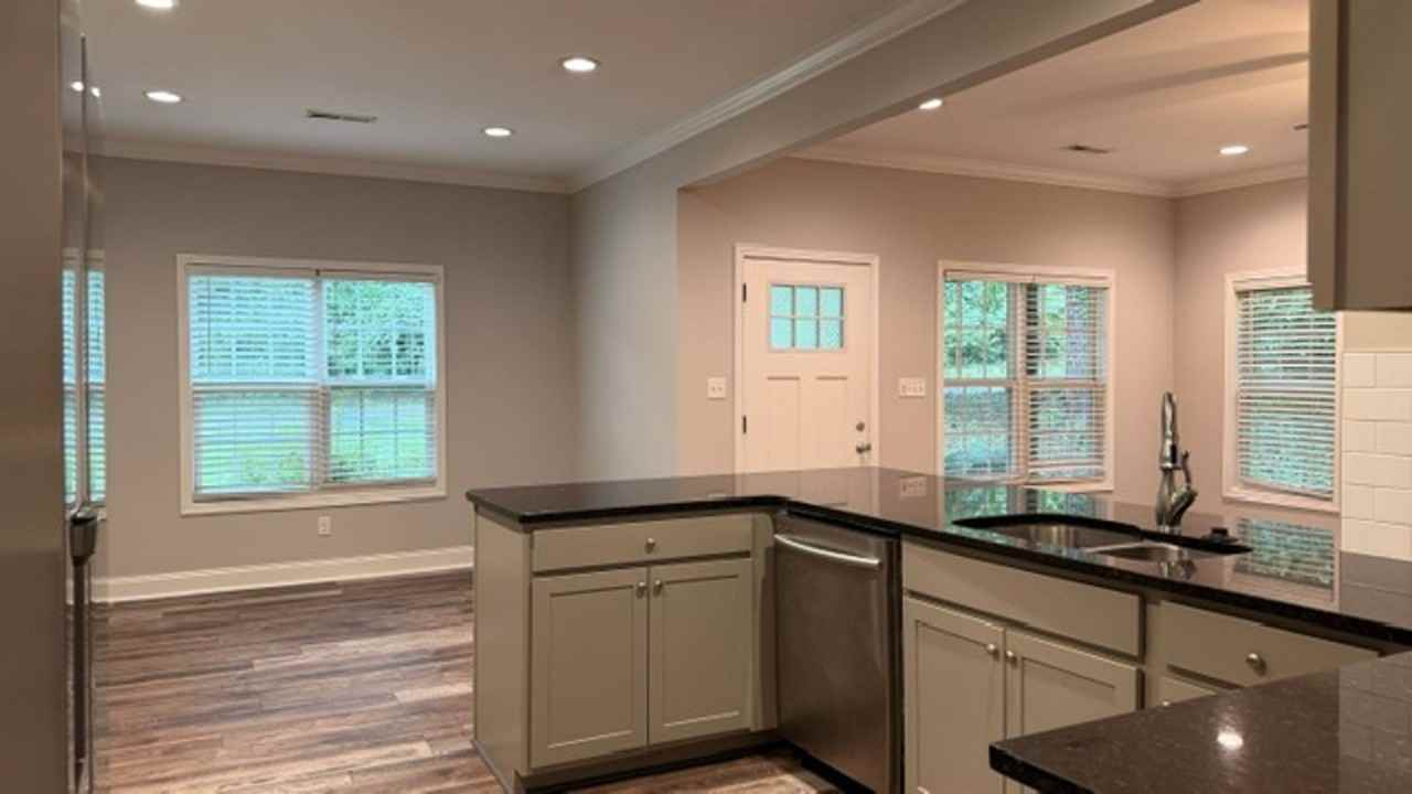704 Chilhowee Cir - Photo 6 of 10