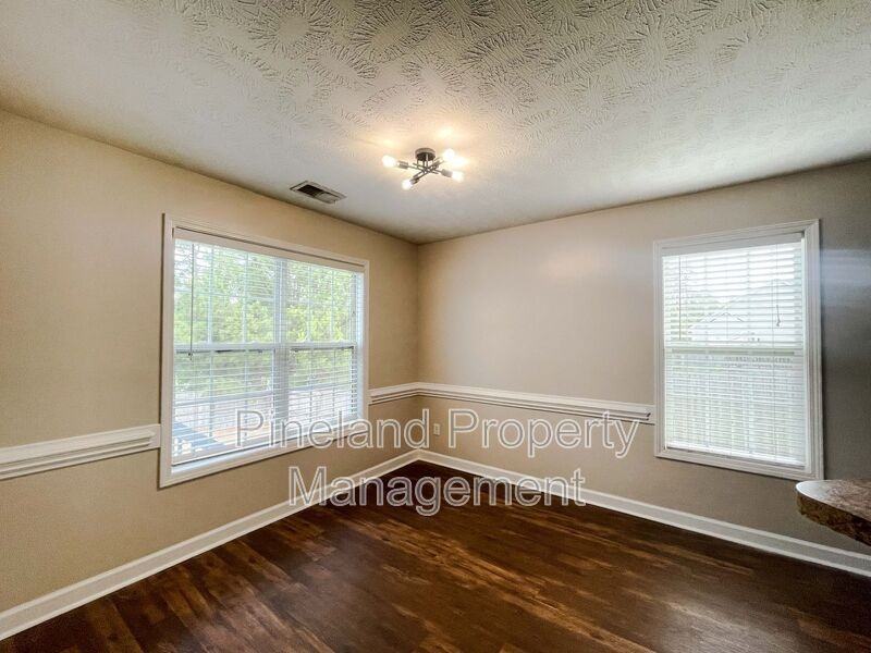 1621 Kershaw Loop - Photo 4 of 22