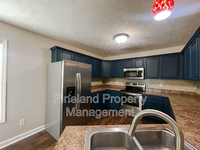 1621 Kershaw Loop - Photo 6 of 22