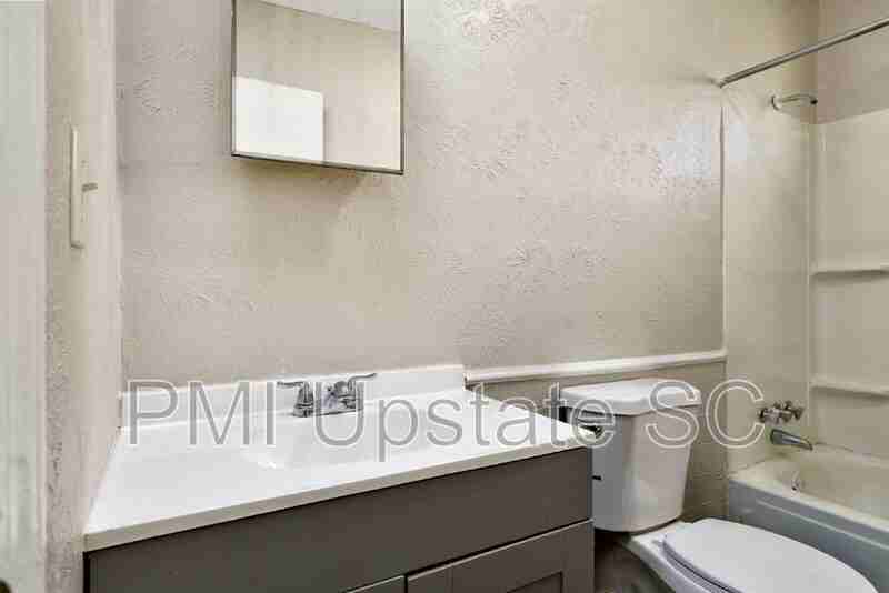 700 Brook St #5 - Photo 5 of 17