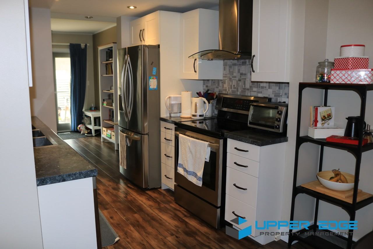 181 Charing Cross Crescent - Photo 3 of 10