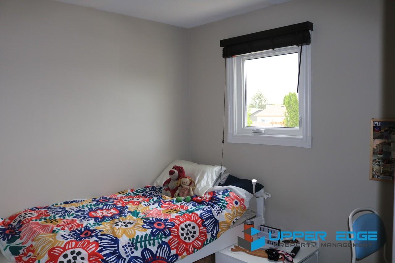 181 Charing Cross Crescent - Photo 7 of 10