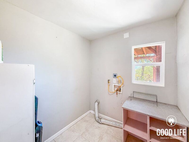 9719 Castaic Ct - Photo 7 of 23