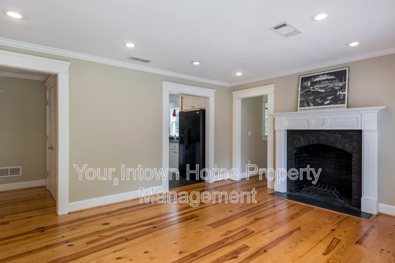 1672 Cecile Ave Se - Photo 5 of 34